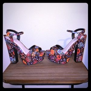 BAMBOO Platform Floral Sandals